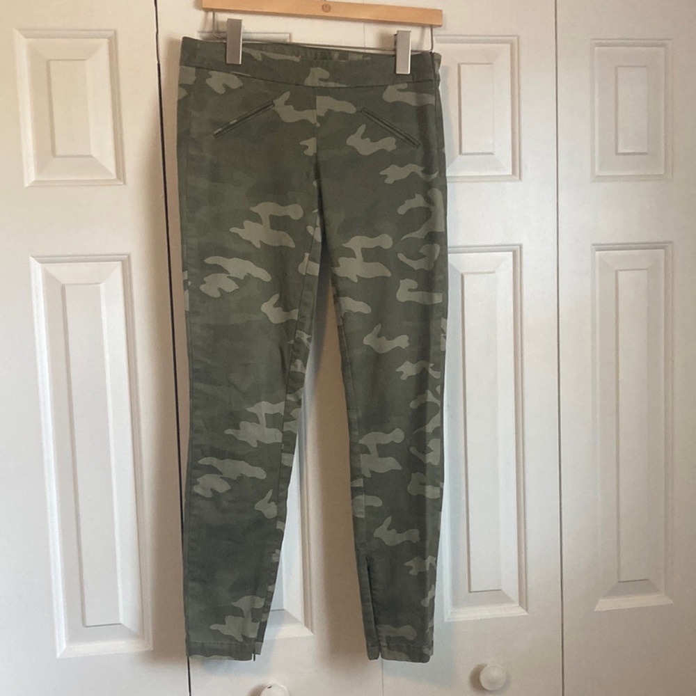 Gap Upper skinny Camo pants.